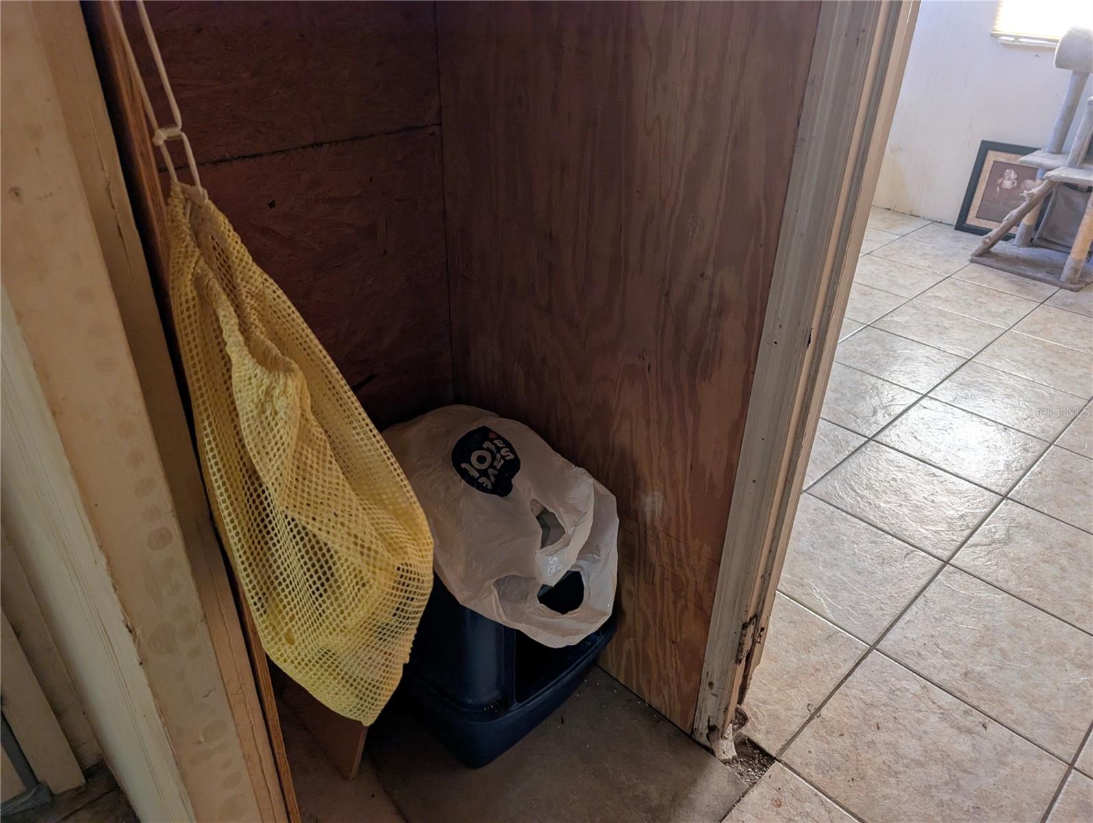 Image 16 of 36 For 25314 Luke Street