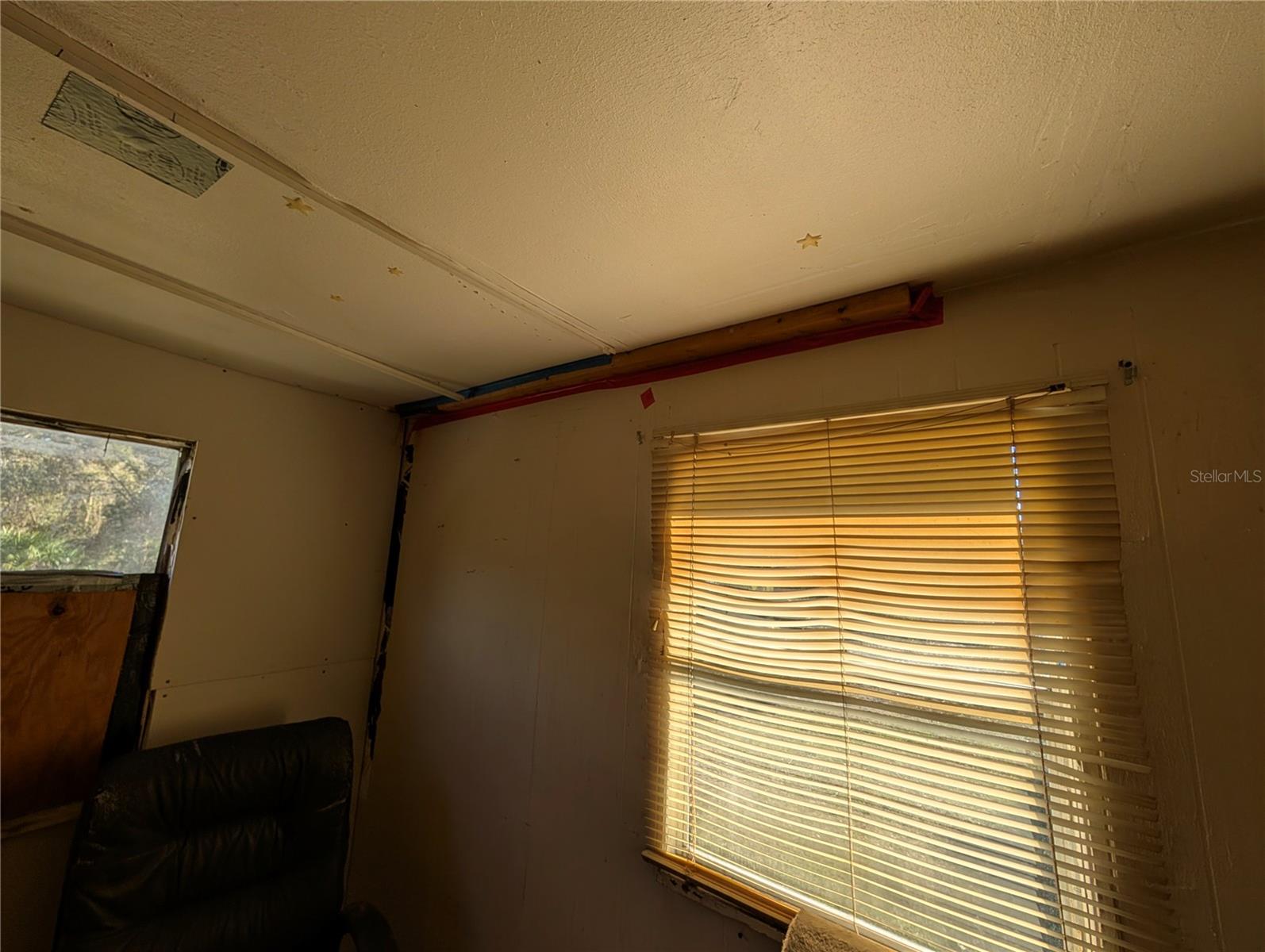 Image 21 of 36 For 25314 Luke Street