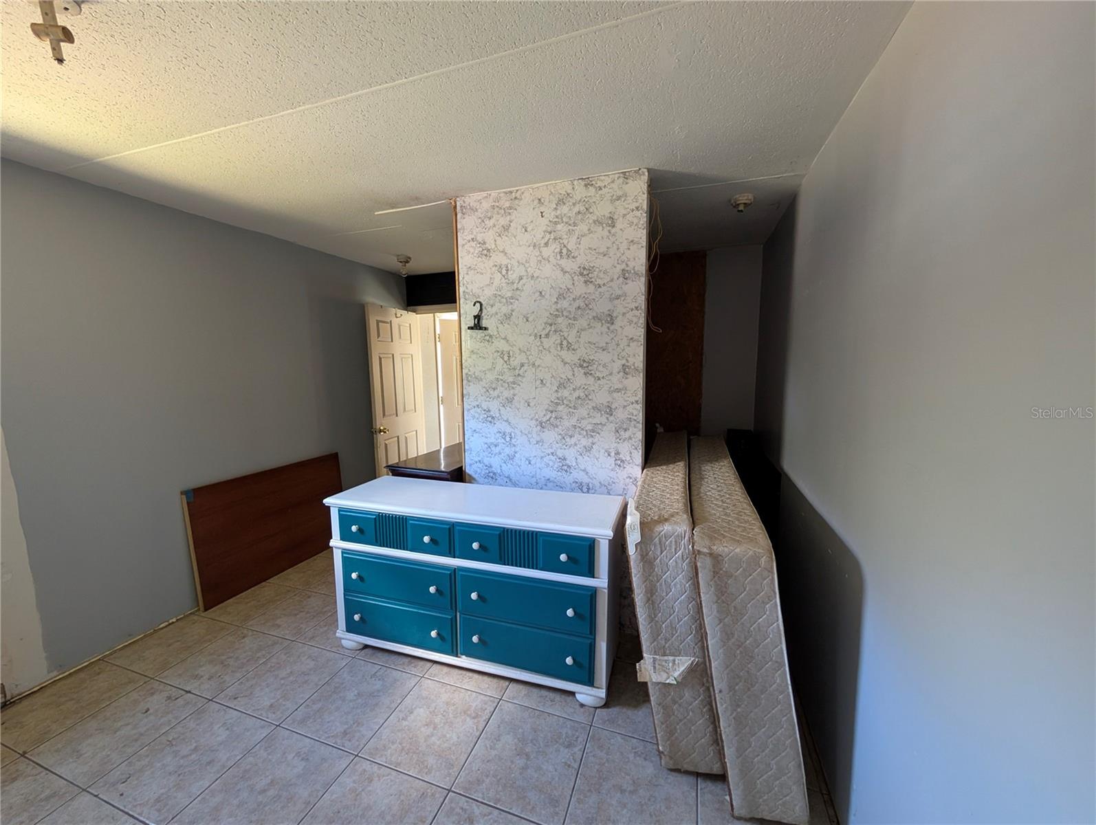 Image 28 of 36 For 25314 Luke Street