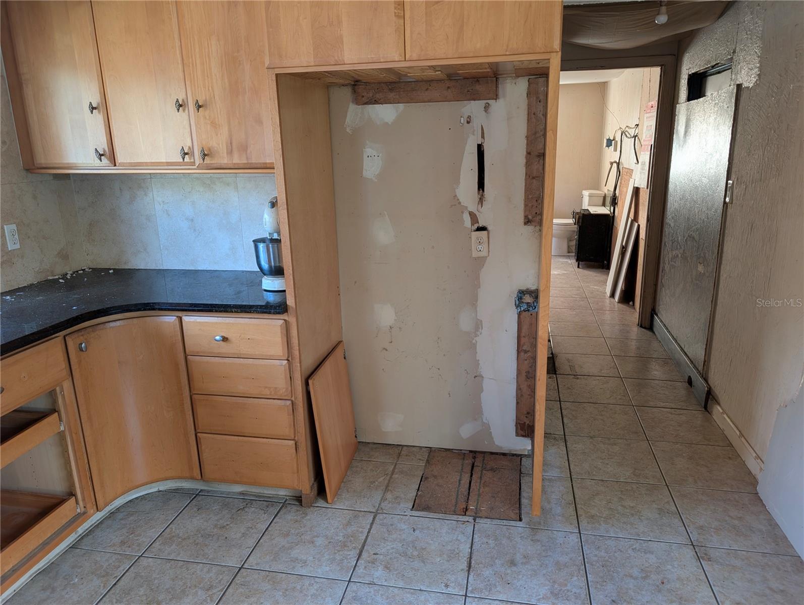 Image 5 of 36 For 25314 Luke Street