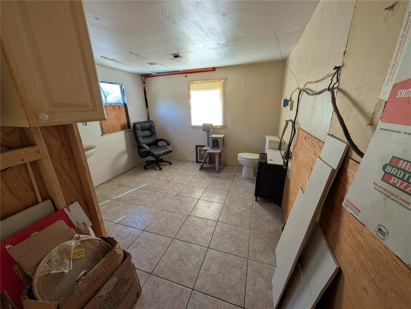 Image 6 of 36 For 25314 Luke Street