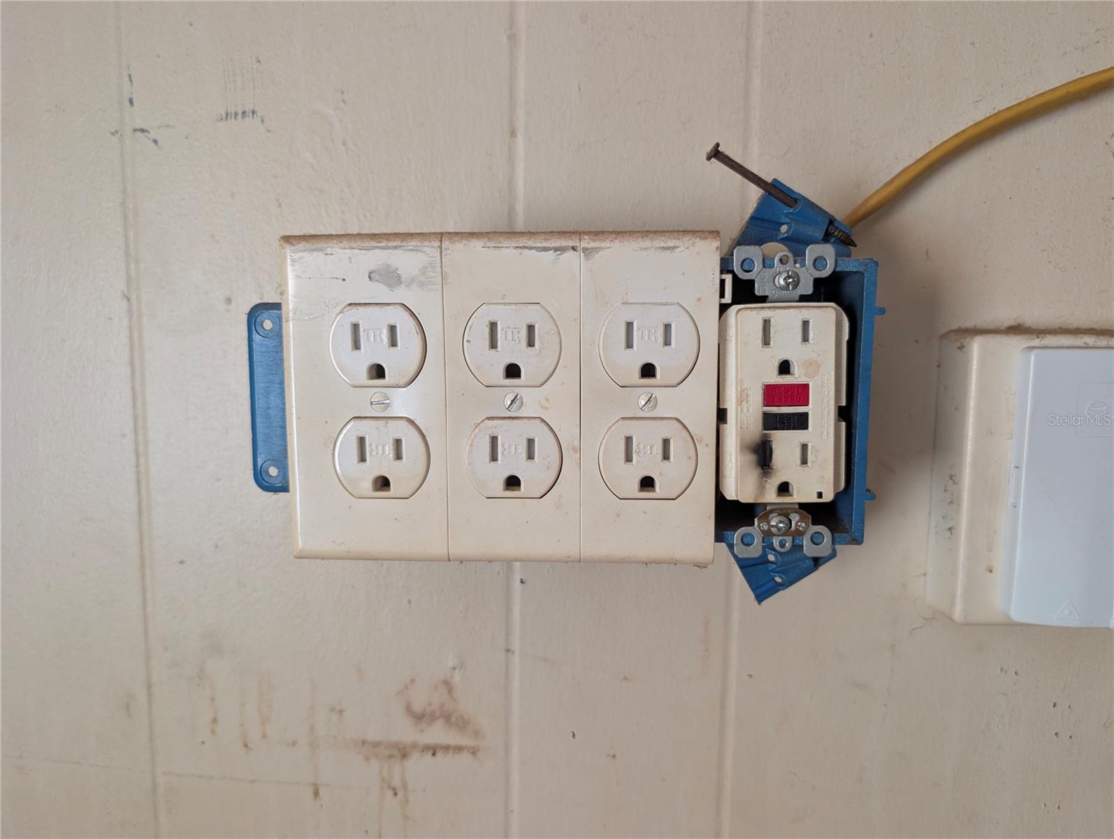 Image 8 of 36 For 25314 Luke Street