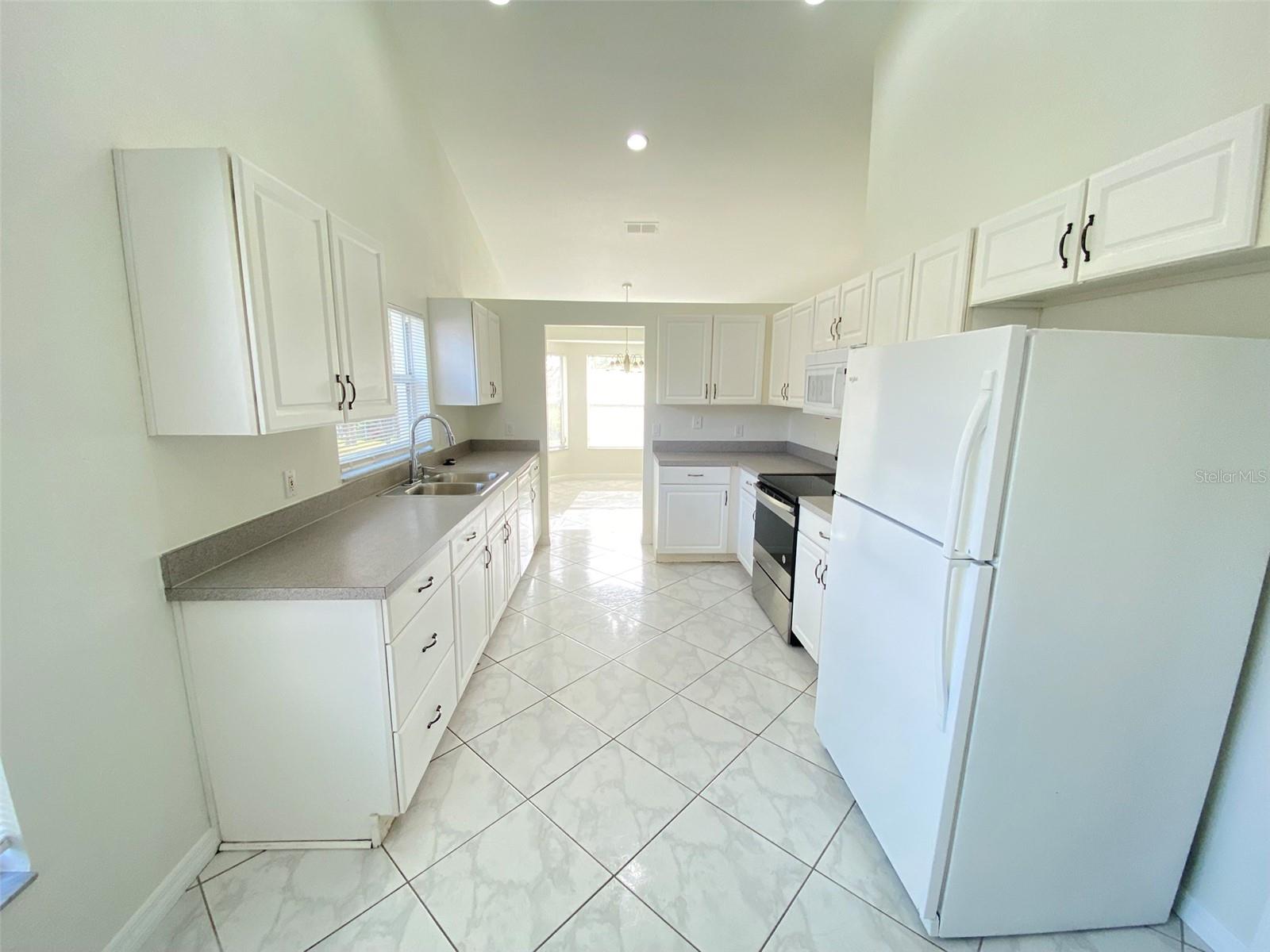 Image 11 of 39 For 9637 Lake Douglas Place