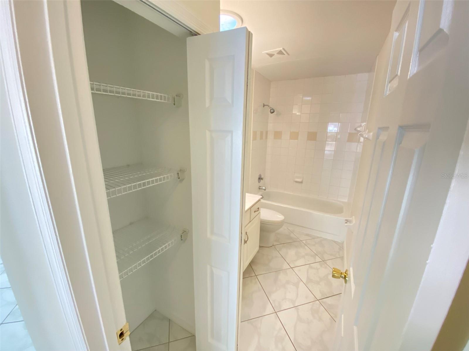 Image 21 of 39 For 9637 Lake Douglas Place