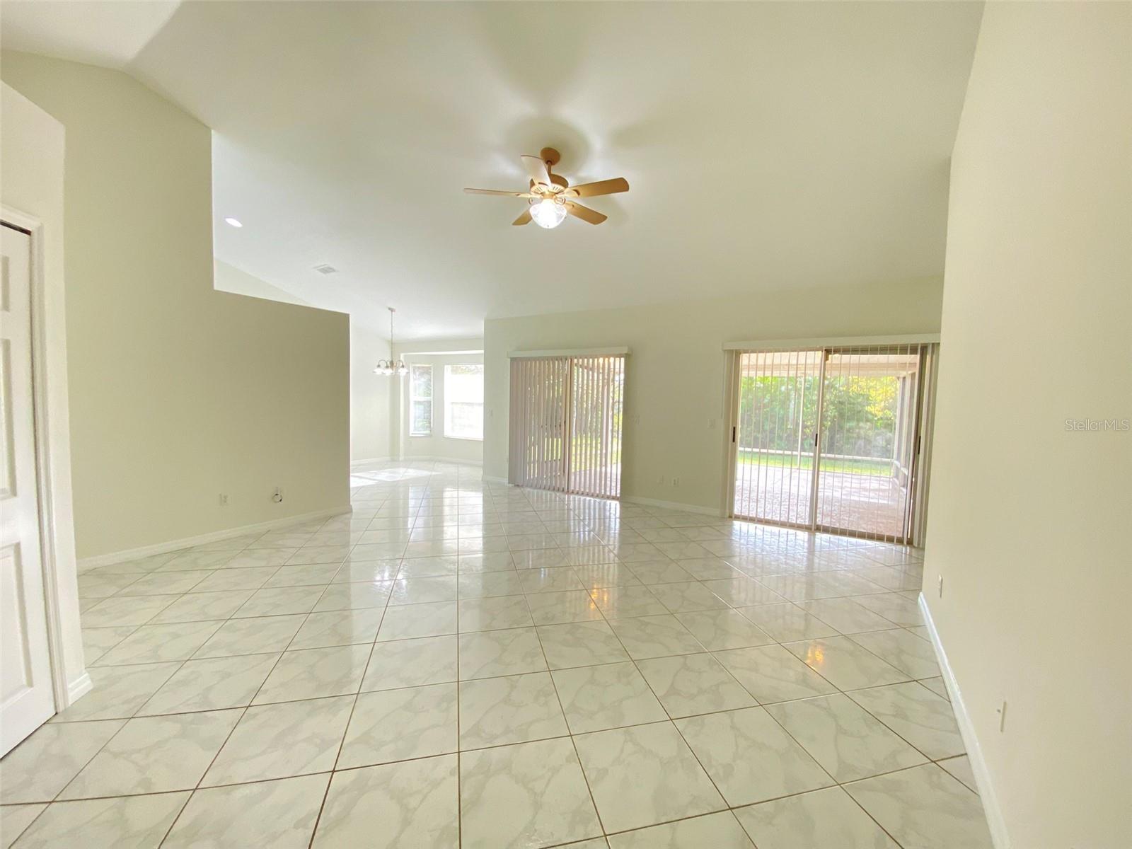 Image 4 of 39 For 9637 Lake Douglas Place