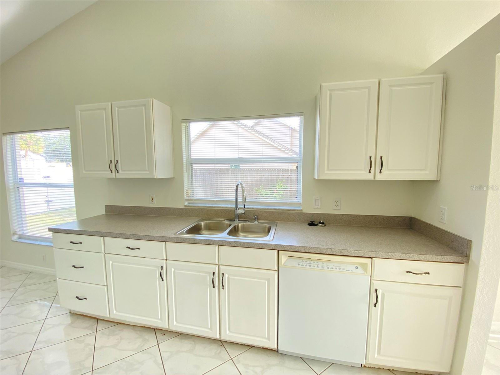 Image 8 of 39 For 9637 Lake Douglas Place