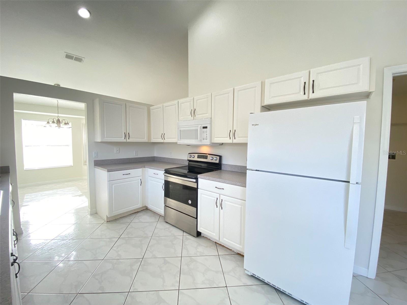 Image 9 of 39 For 9637 Lake Douglas Place