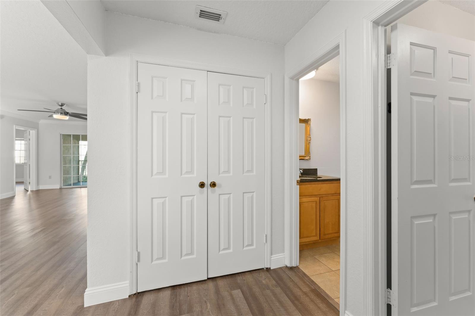 Image 4 of 34 For 1209 Clubside Drive 1209