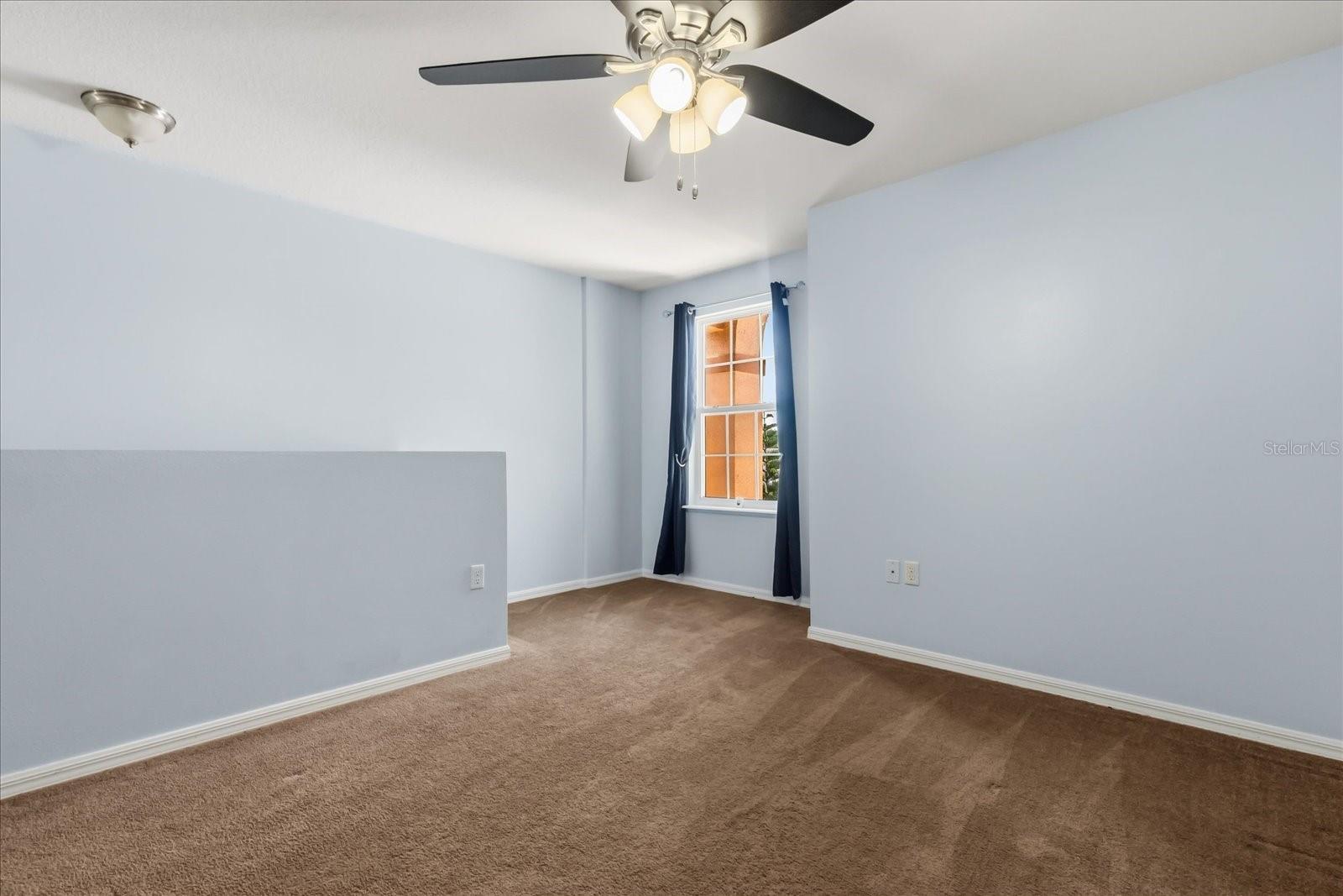 Image 18 of 39 For 5736 Royal Hills Circle