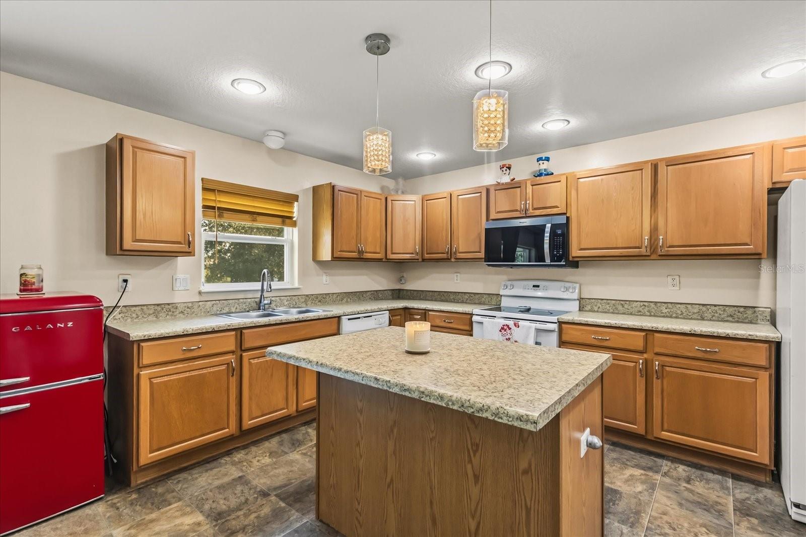 Image 7 of 39 For 5736 Royal Hills Circle