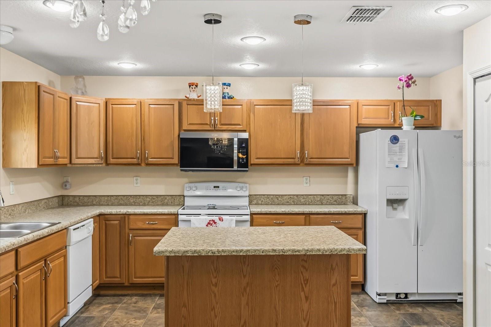 Image 9 of 39 For 5736 Royal Hills Circle