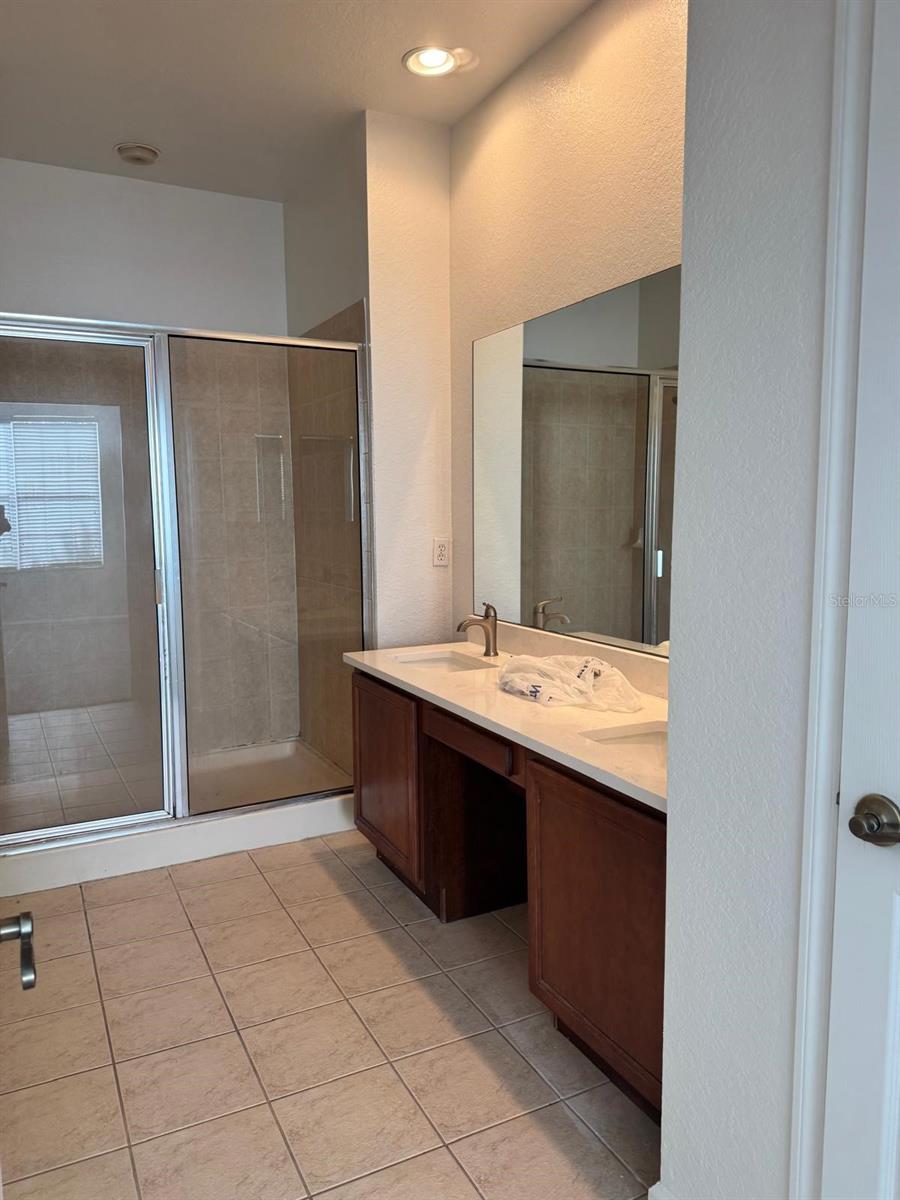 Image 16 of 26 For 3001 Greystone Loop 201