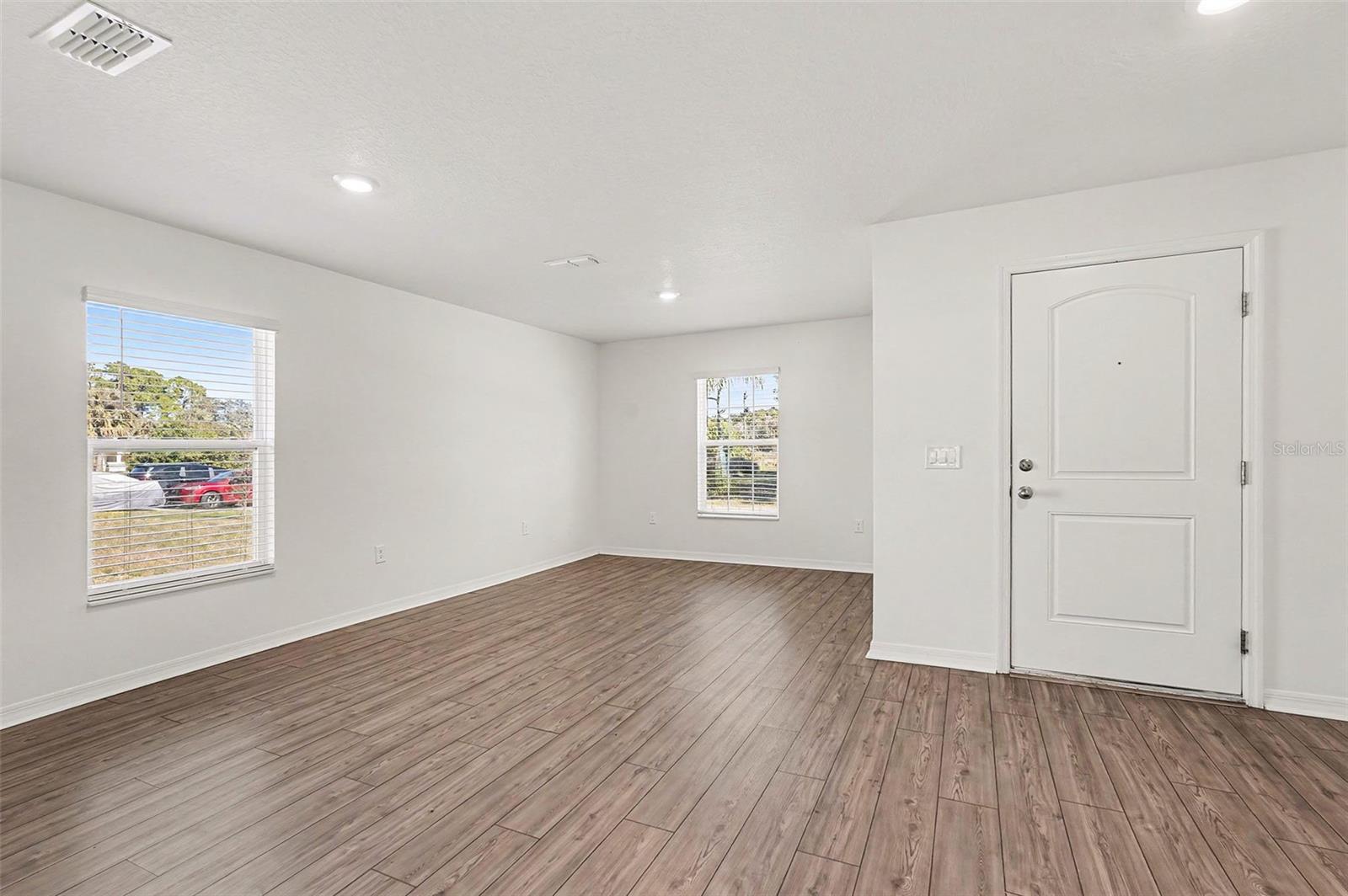 Image 16 of 34 For 1511 Hayworth Circle Nw