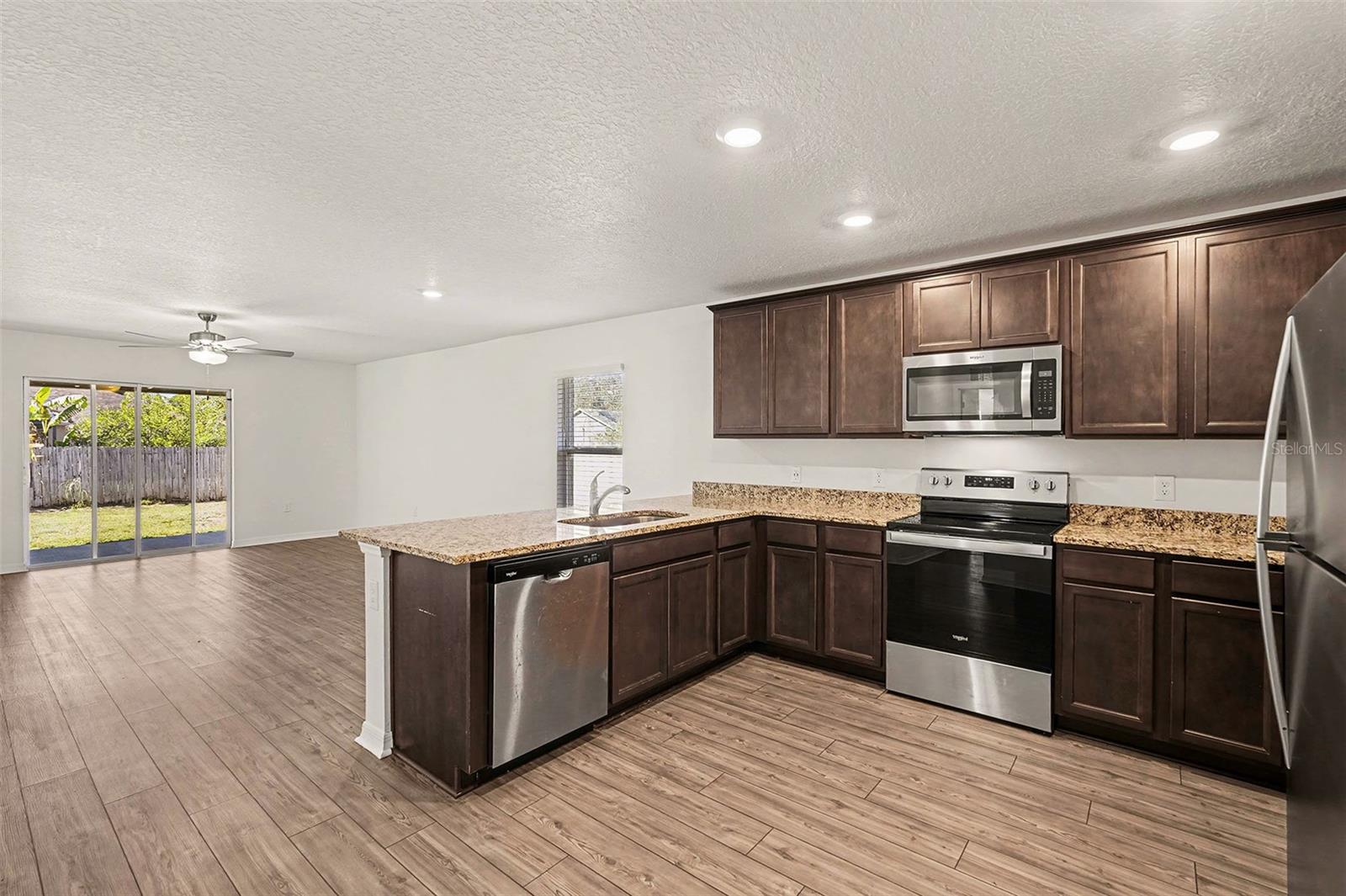 Image 7 of 34 For 1511 Hayworth Circle Nw