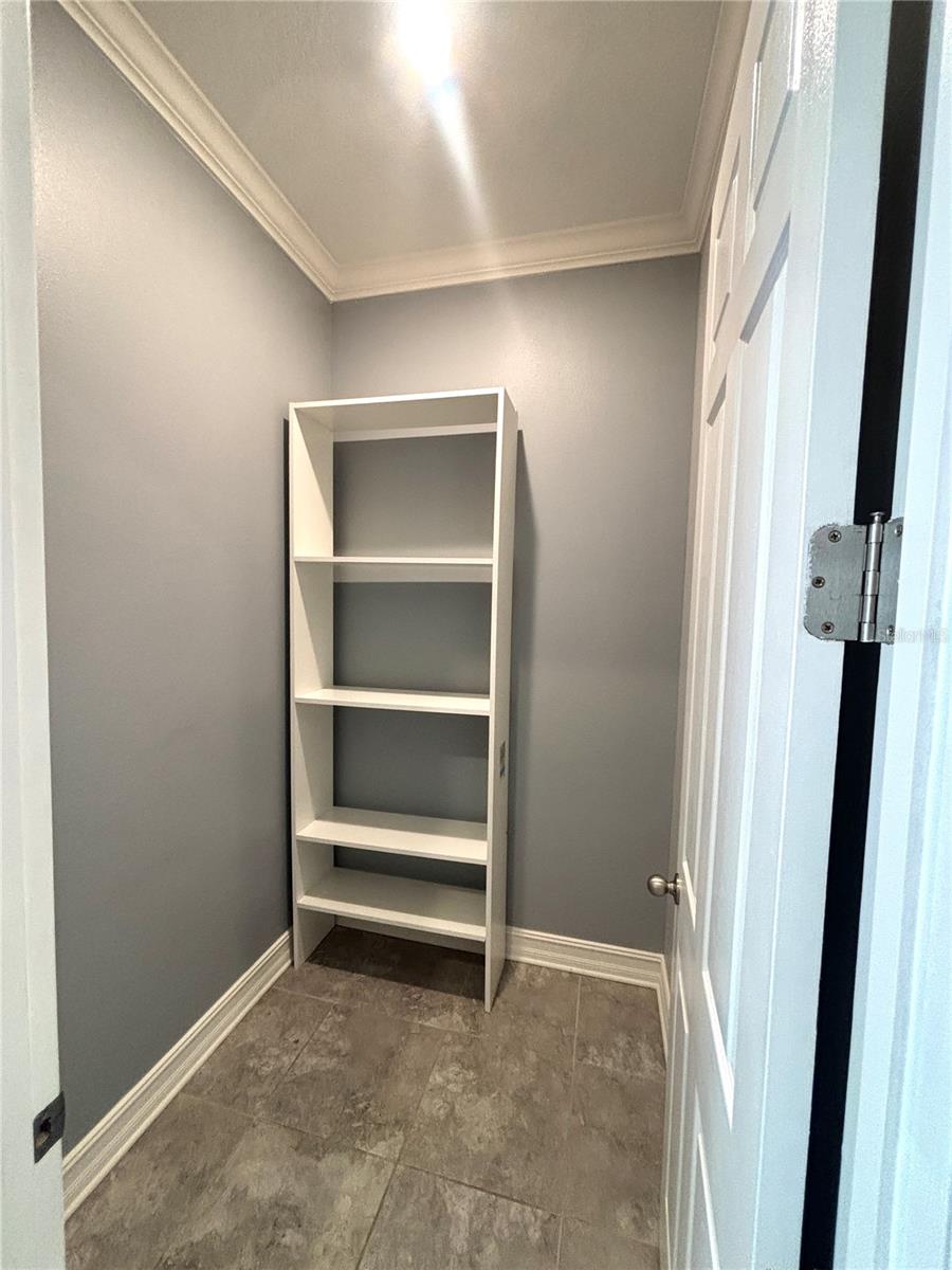 Image 10 of 21 For 984 Maypole Drive