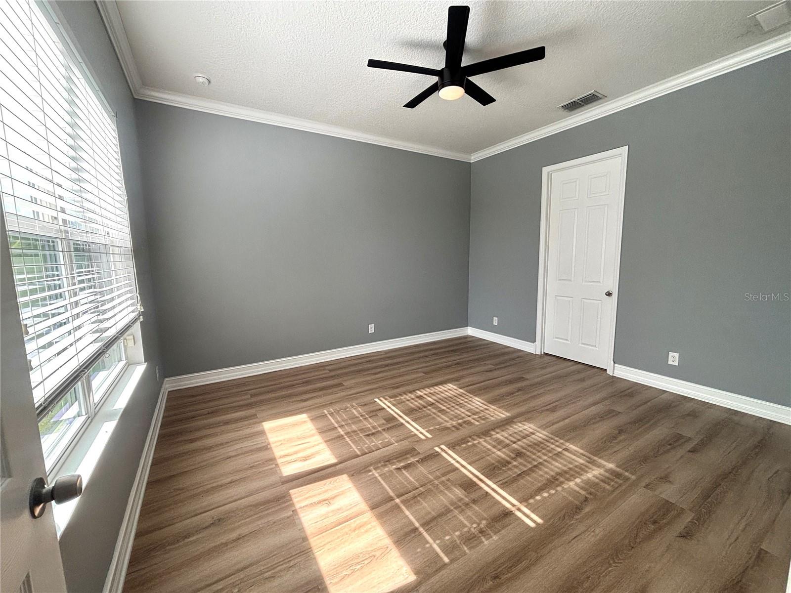 Image 11 of 21 For 984 Maypole Drive