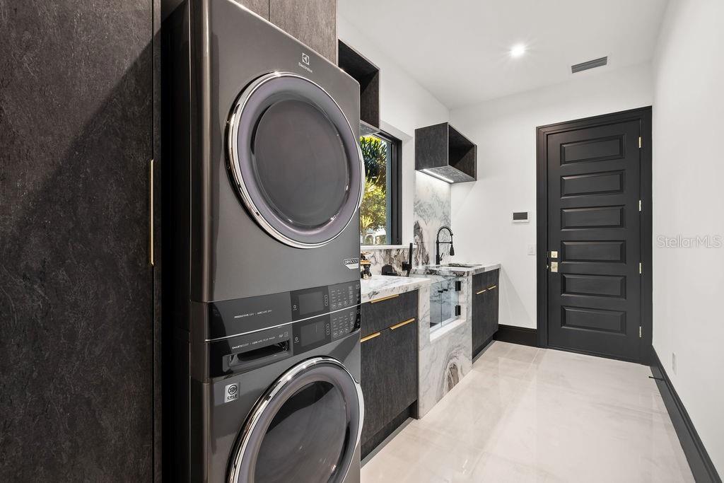 Image 43 of 83 For 5074 Isleworth Country Club Drive