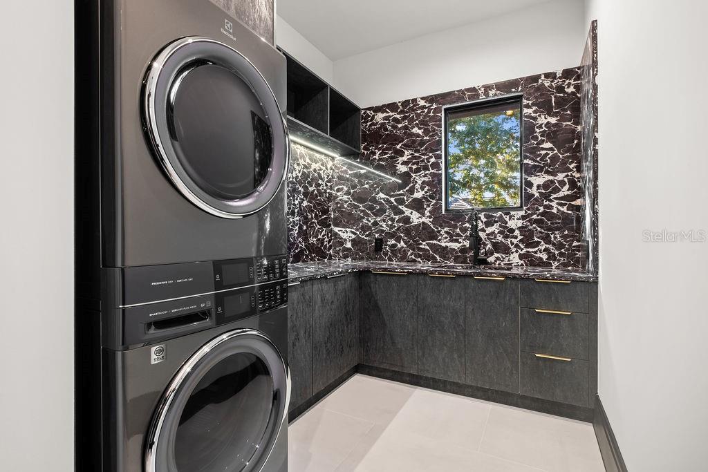 Image 75 of 83 For 5074 Isleworth Country Club Drive