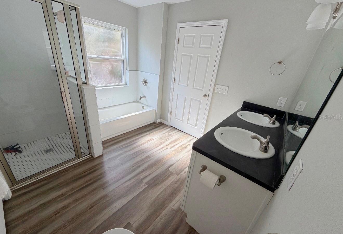 Image 9 of 13 For 1911 Brown Street Ne