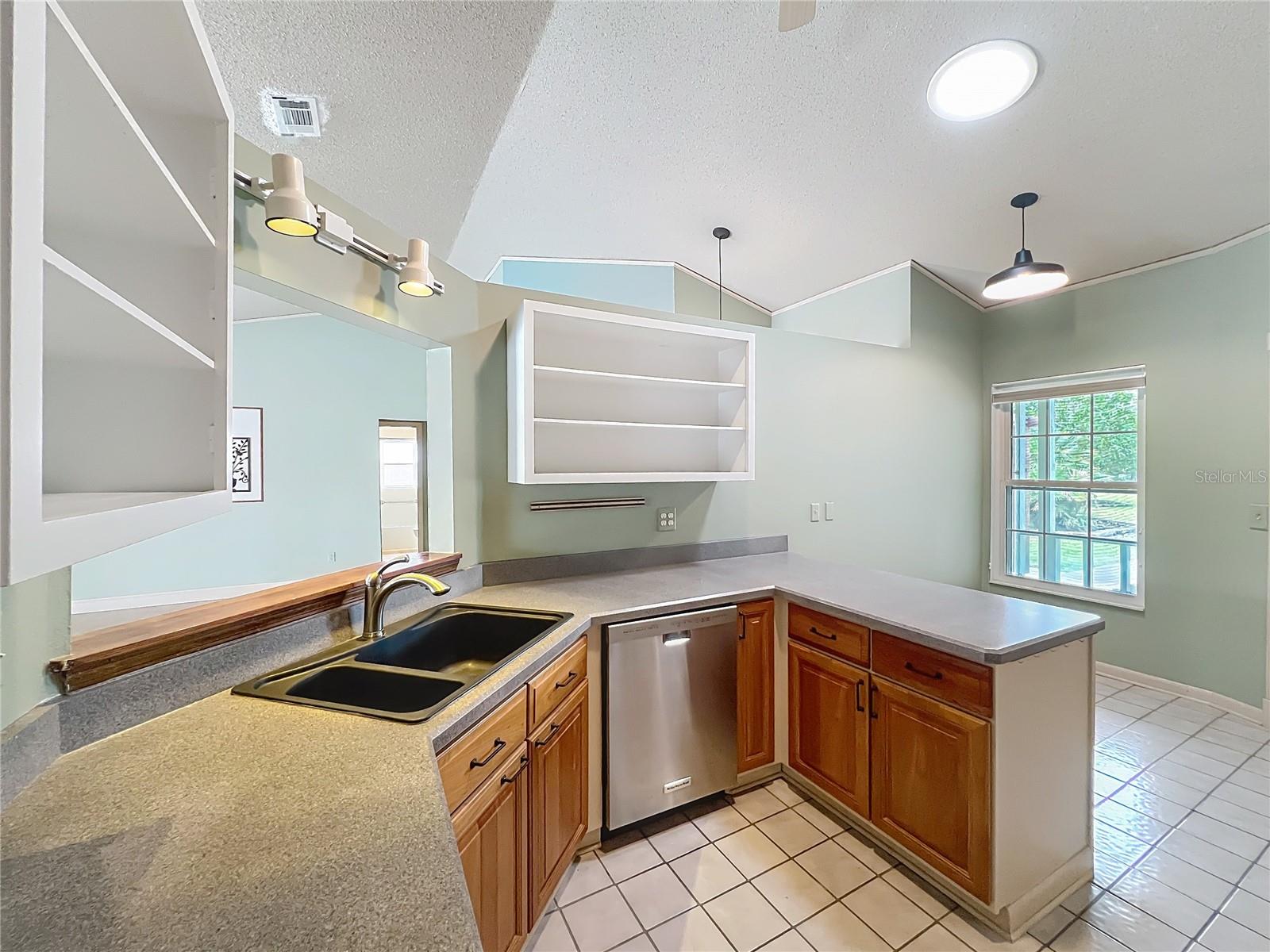 Image 26 of 87 For 3602 Daventry Court