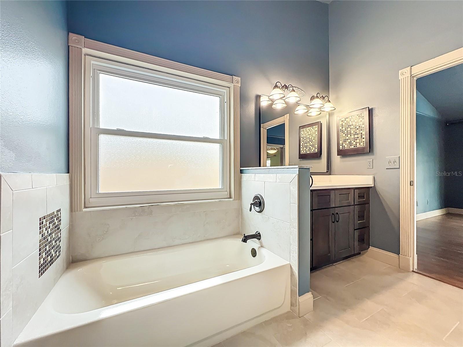 Image 38 of 87 For 3602 Daventry Court