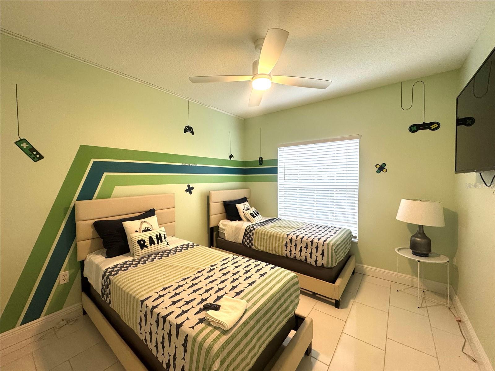 Image 21 of 37 For 7962 Golden Pond Court