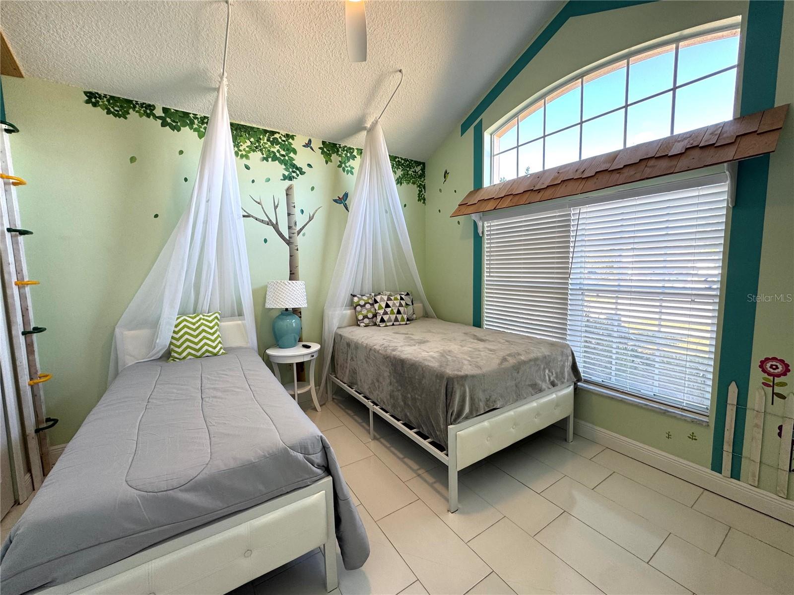 Image 24 of 37 For 7962 Golden Pond Court