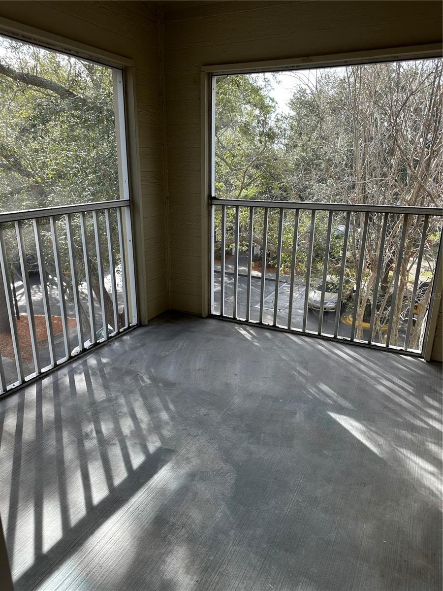 Image 15 of 22 For 5077 Park Centeal Drive 1532