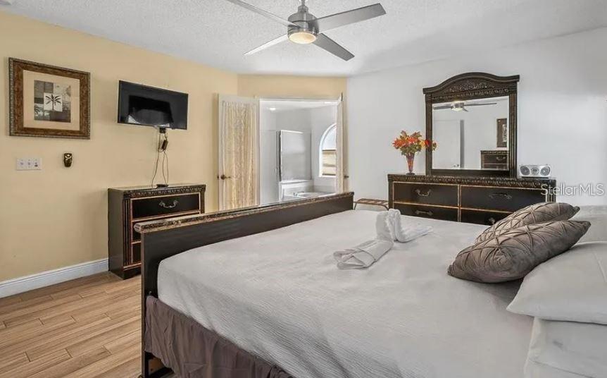 Image 14 of 50 For 2871 Picadilly Circle