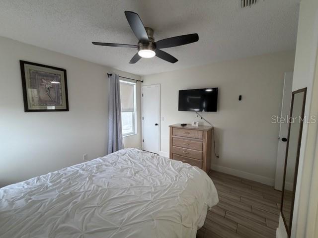 Image 31 of 50 For 2871 Picadilly Circle