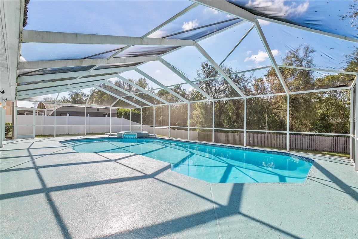 Image 39 of 50 For 2871 Picadilly Circle