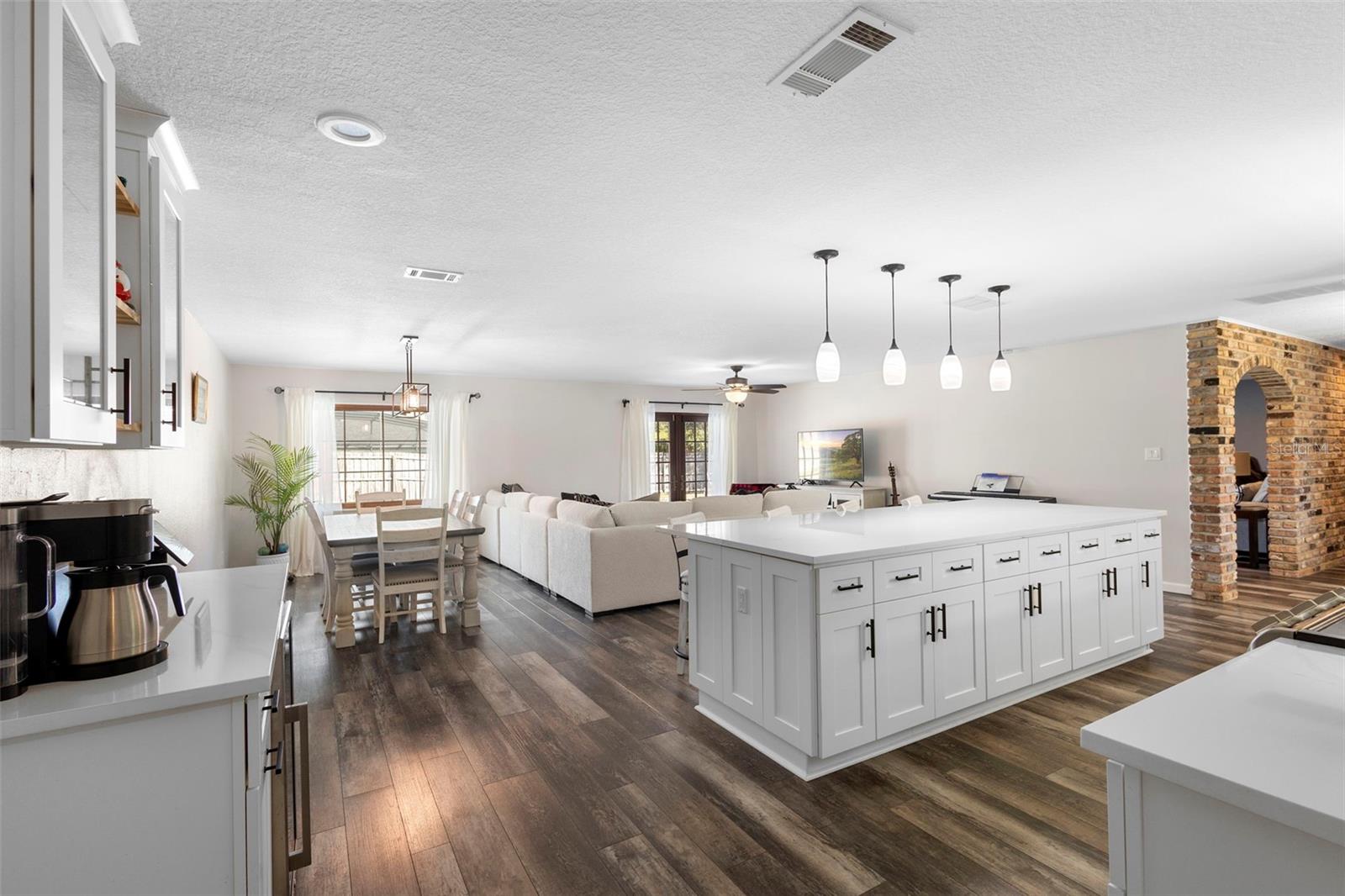 Image 11 of 50 For 190 Spring Lake Drive