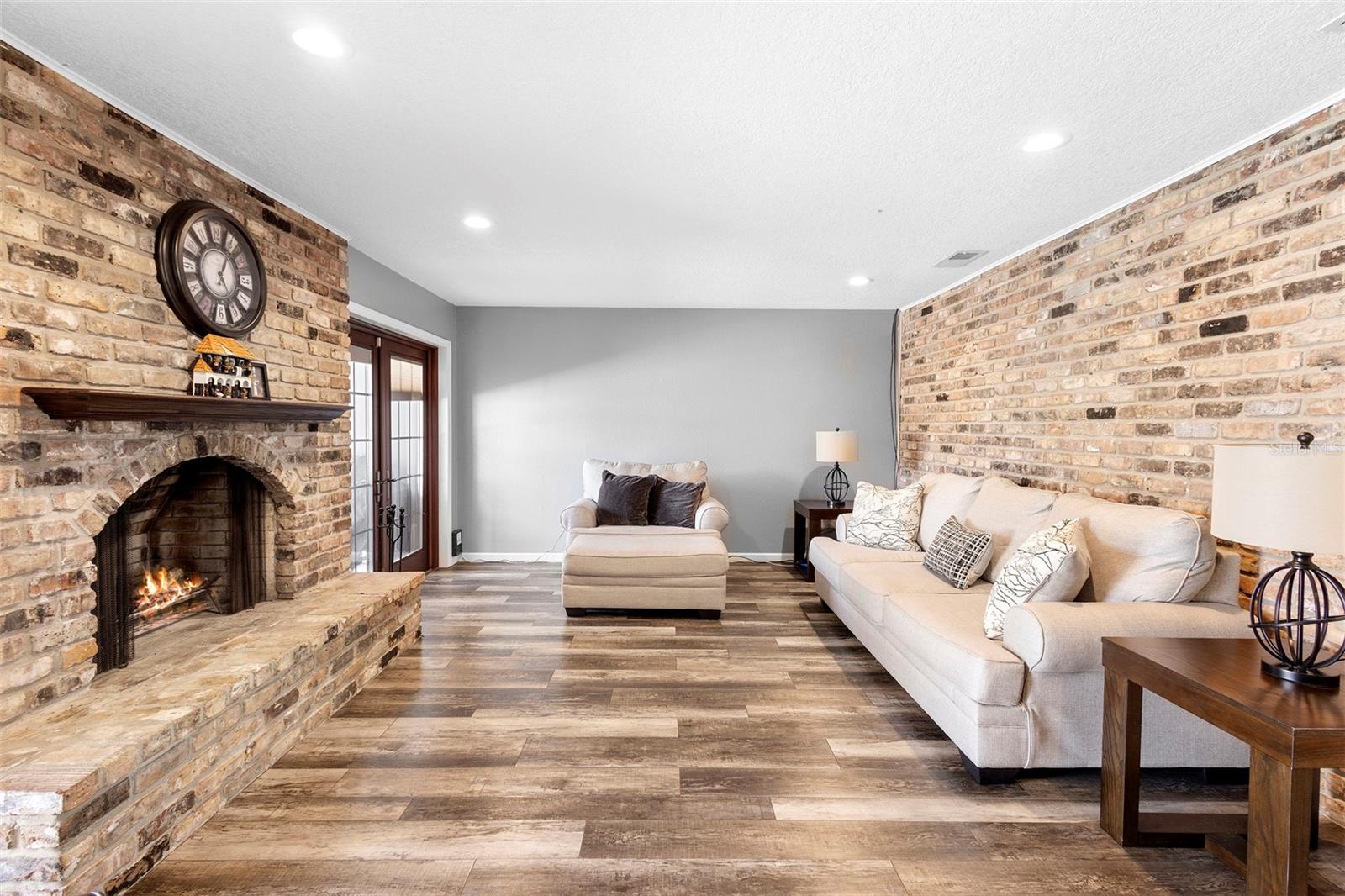 Image 15 of 50 For 190 Spring Lake Drive