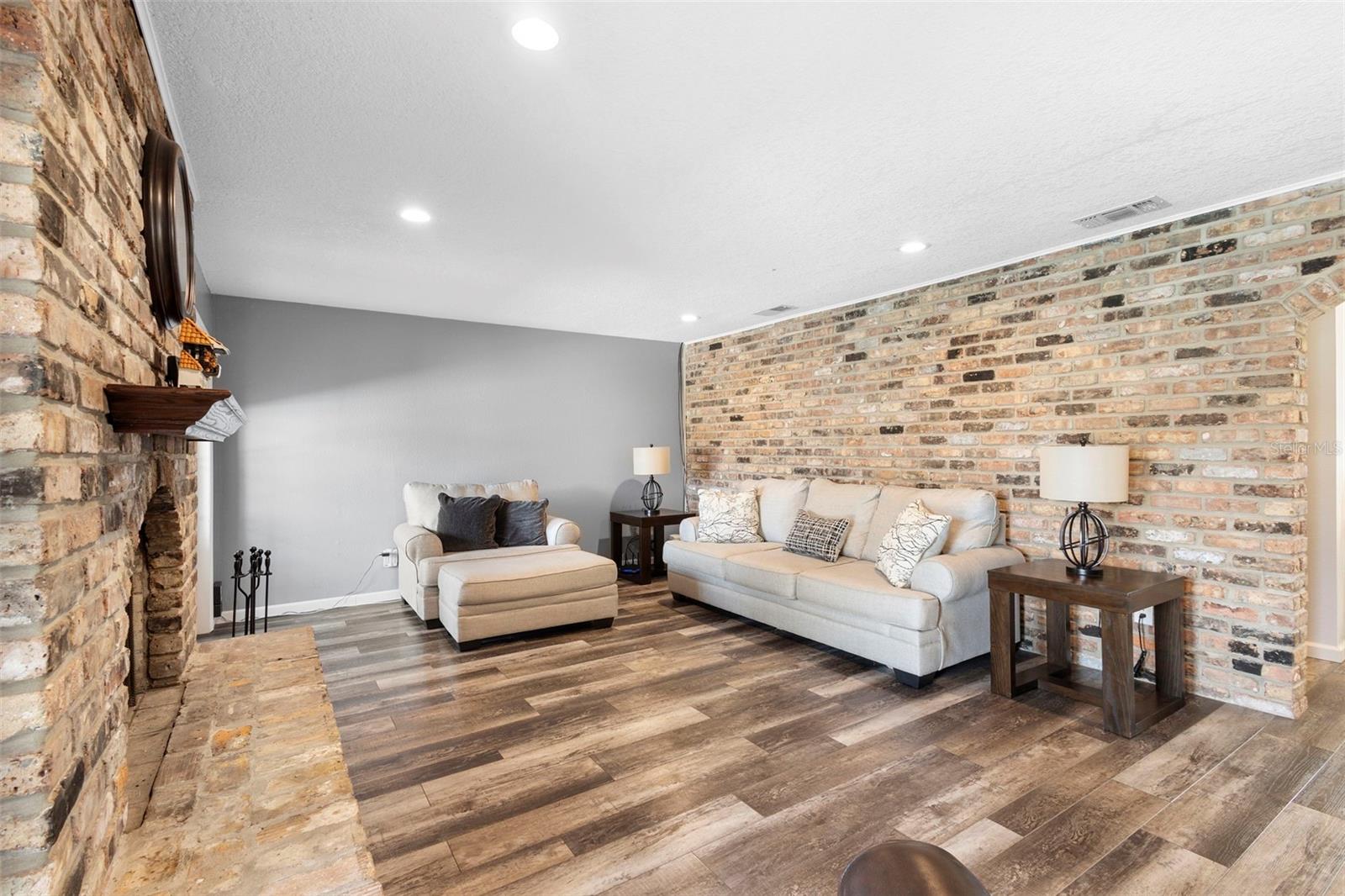 Image 16 of 50 For 190 Spring Lake Drive