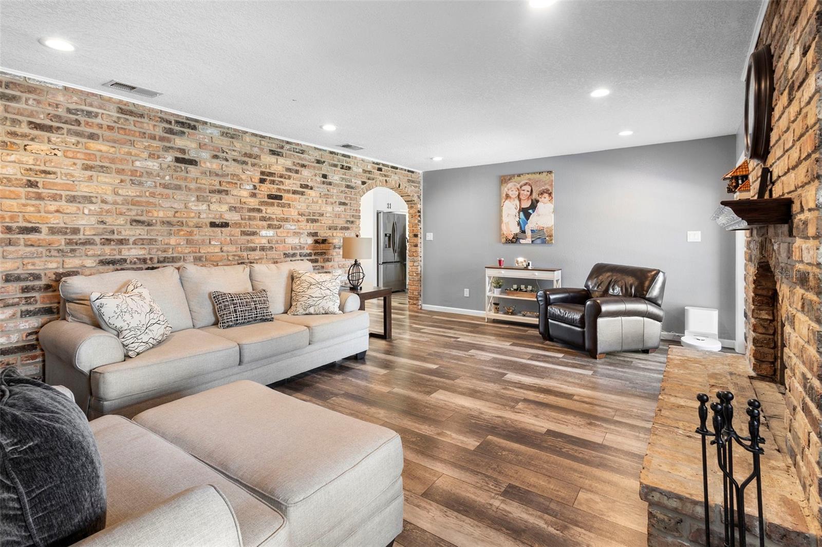 Image 17 of 50 For 190 Spring Lake Drive