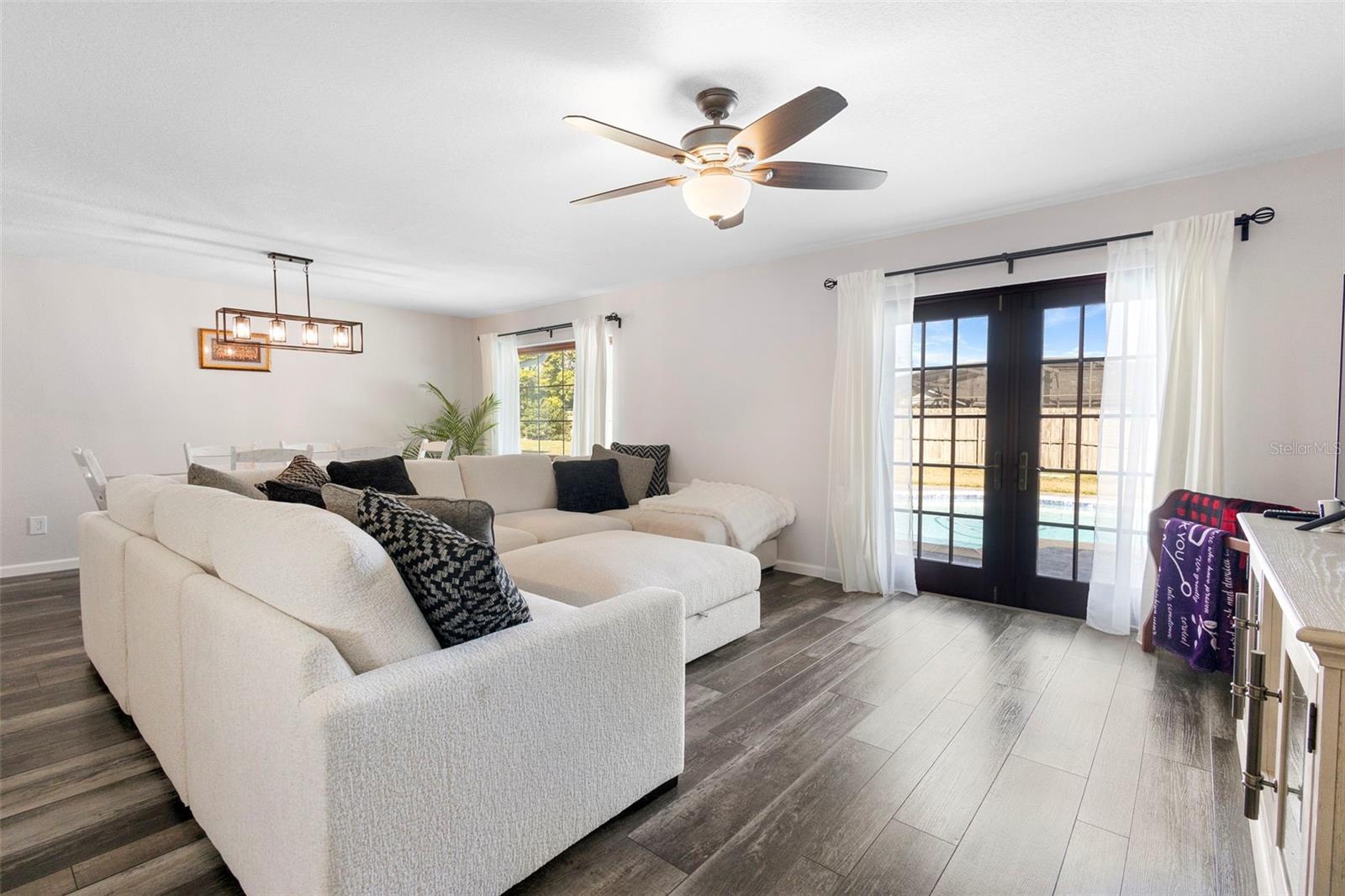 Image 21 of 50 For 190 Spring Lake Drive