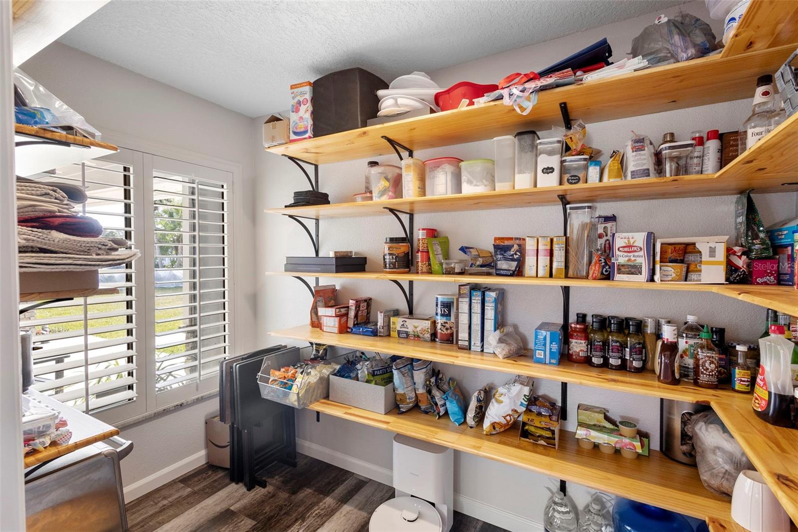 Image 23 of 50 For 190 Spring Lake Drive