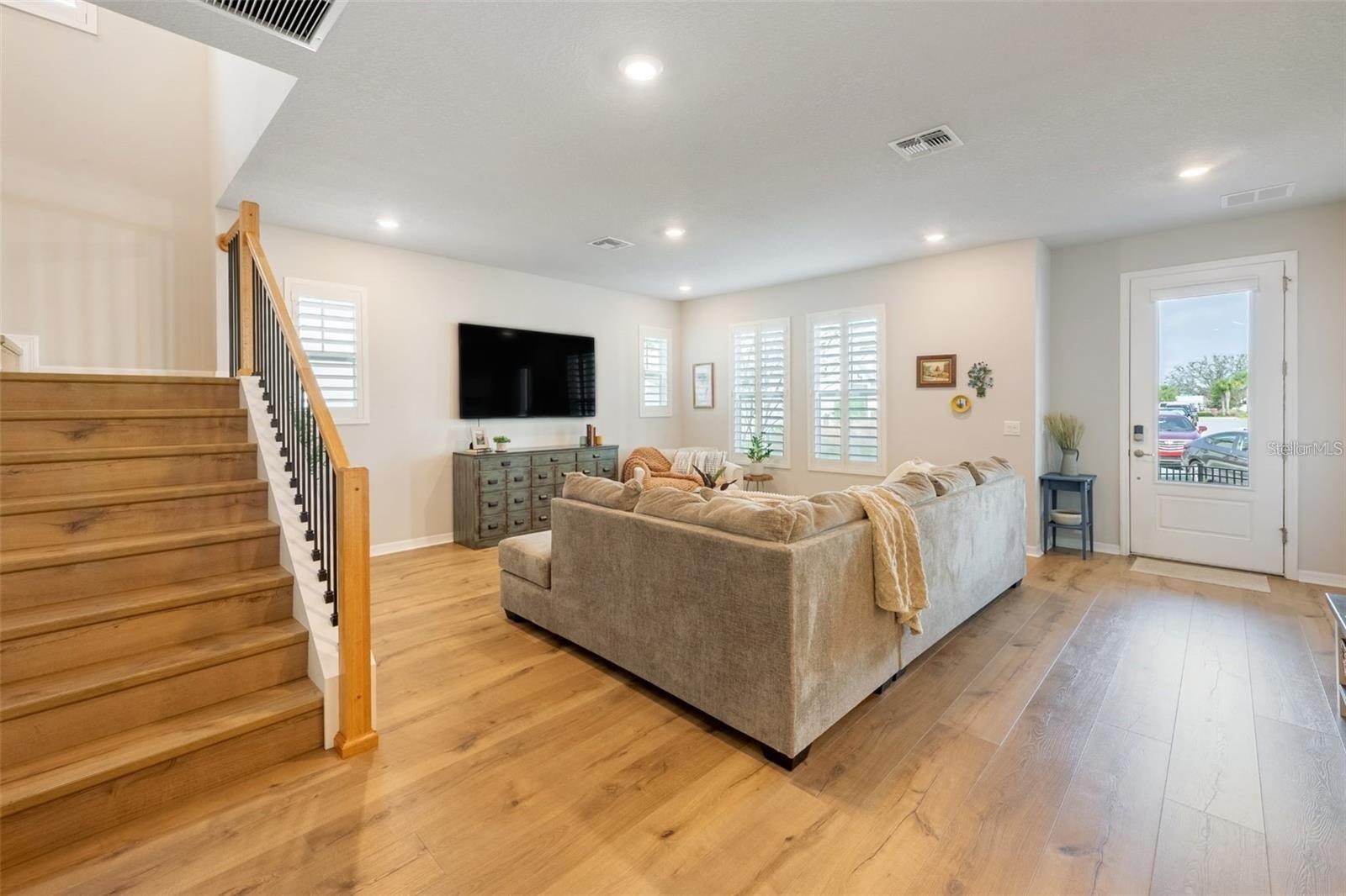 Image 15 of 34 For 934 Mckinnon Square