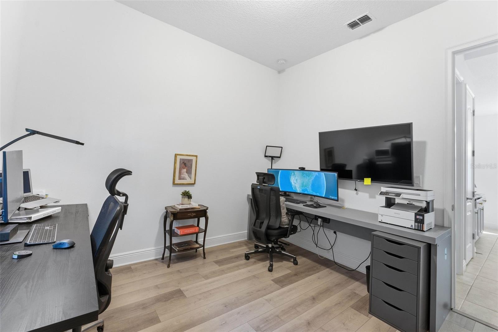 Image 11 of 69 For 13261 Oakenshaw Lane