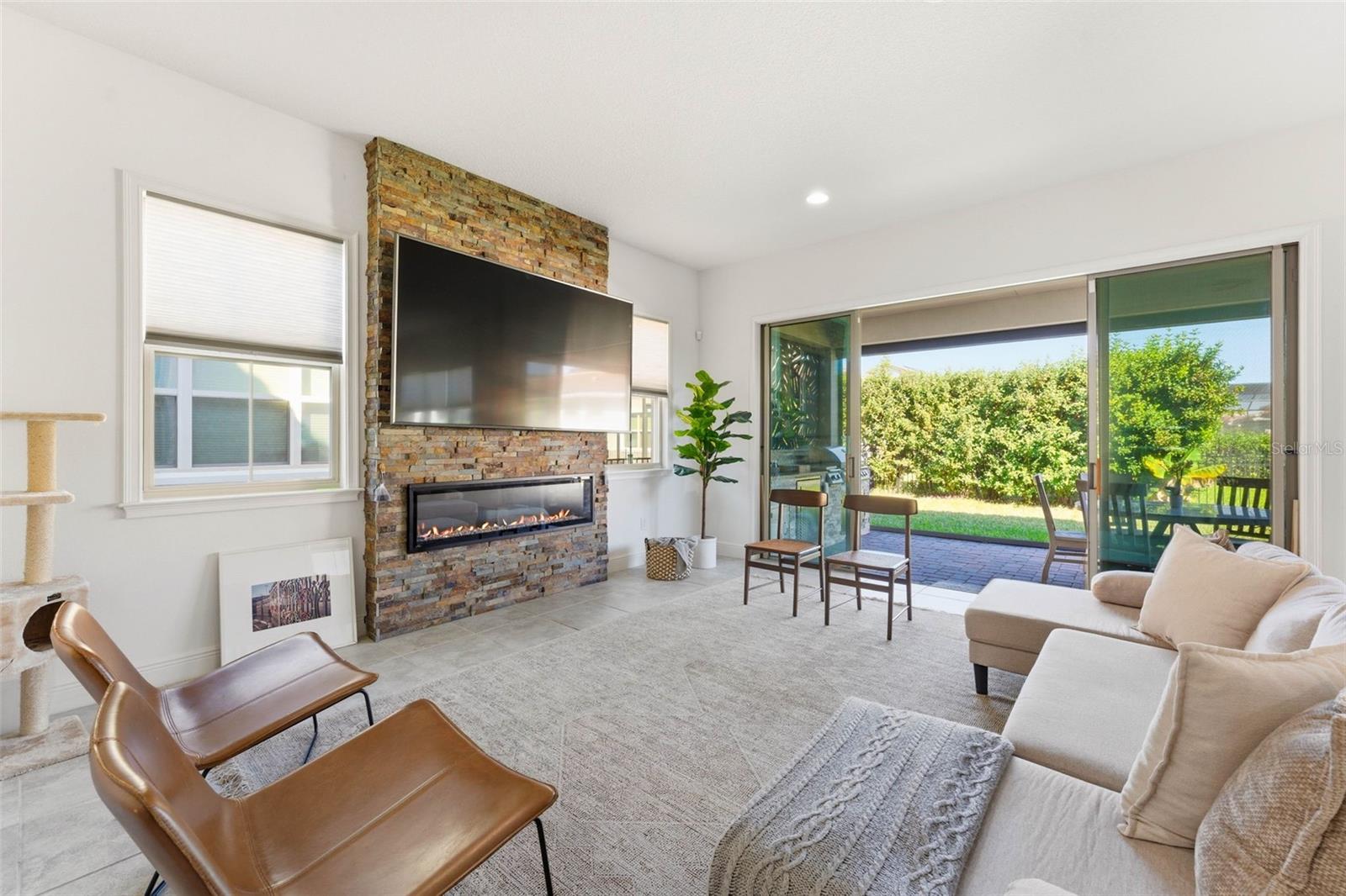 Image 18 of 69 For 13261 Oakenshaw Lane