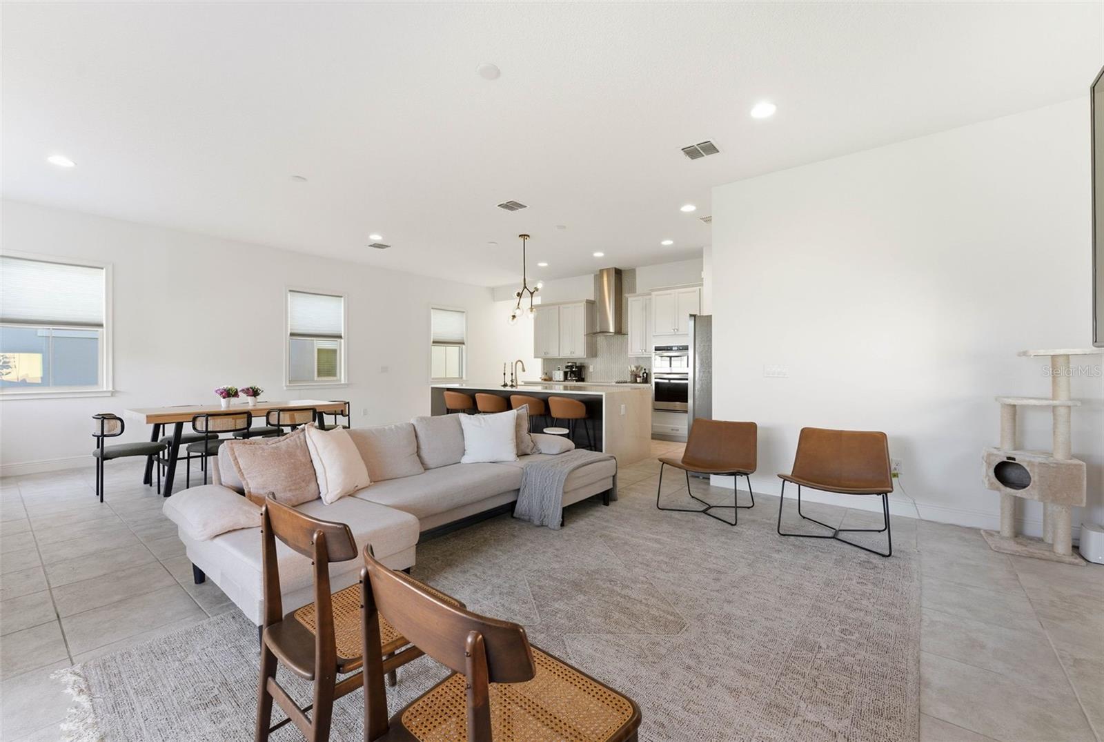 Image 20 of 69 For 13261 Oakenshaw Lane