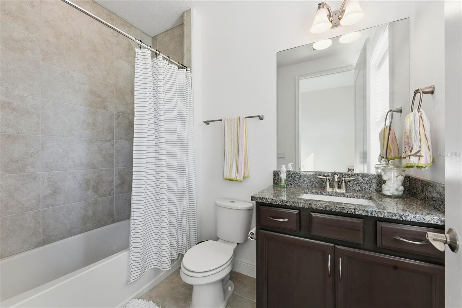 Image 33 of 69 For 13261 Oakenshaw Lane