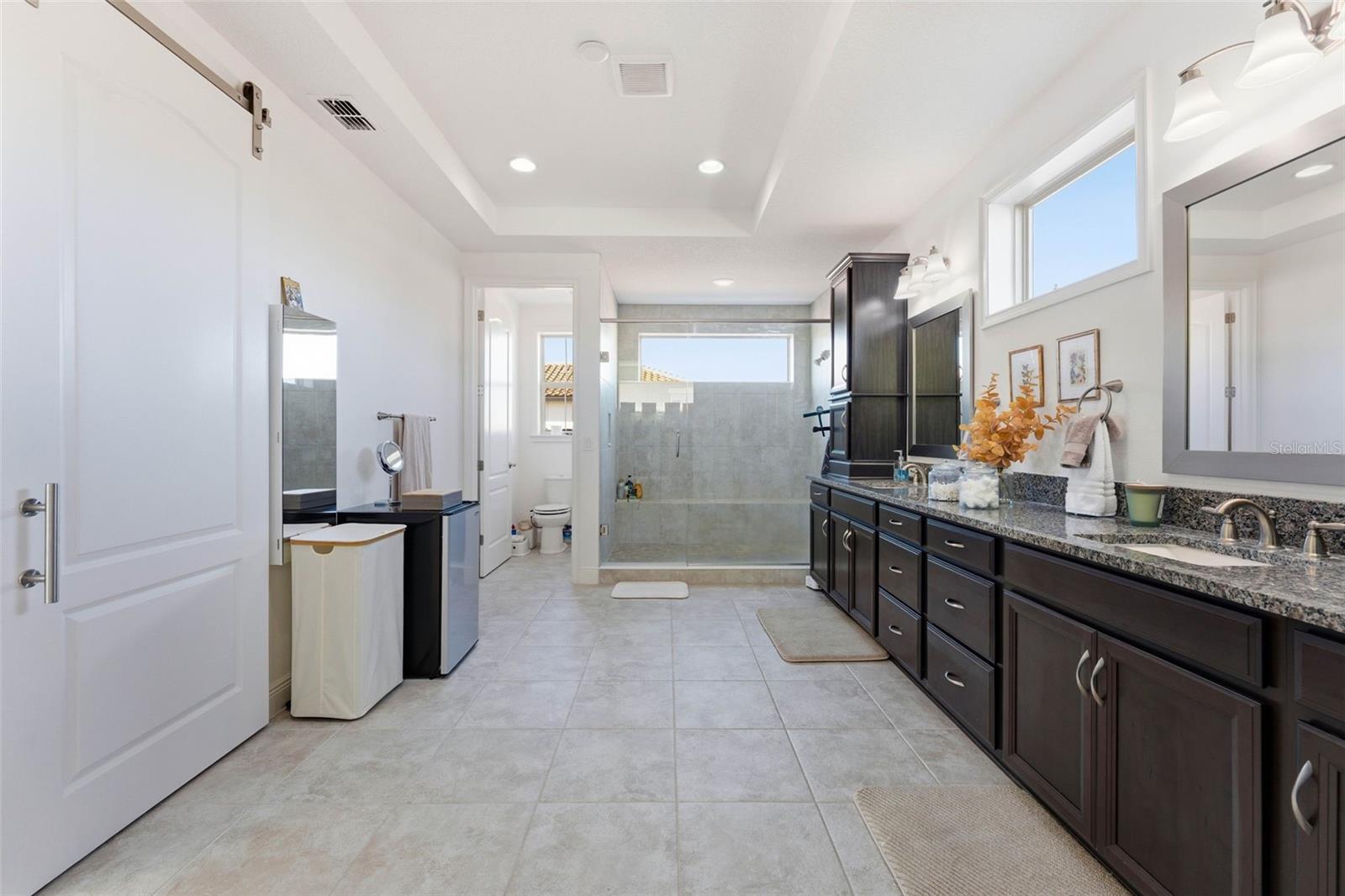 Image 40 of 69 For 13261 Oakenshaw Lane