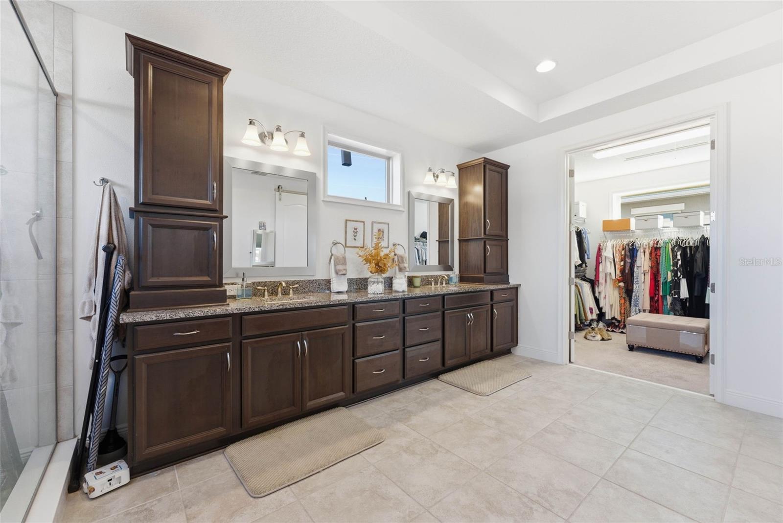 Image 41 of 69 For 13261 Oakenshaw Lane