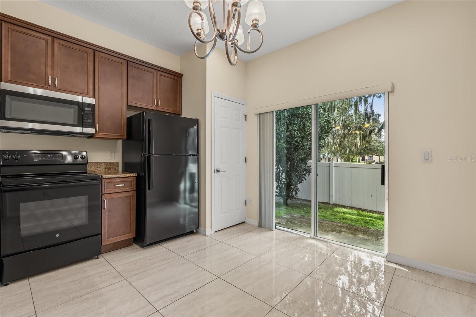 Image 7 of 31 For 2049 Royal Vista Court