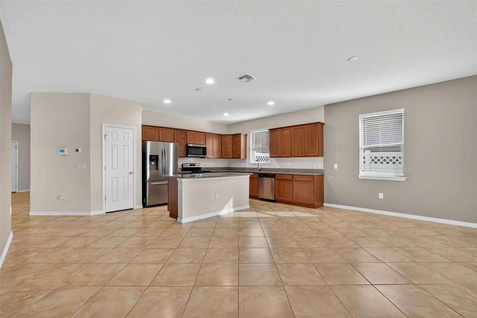 Image 10 of 60 For 8564 Rindge Road