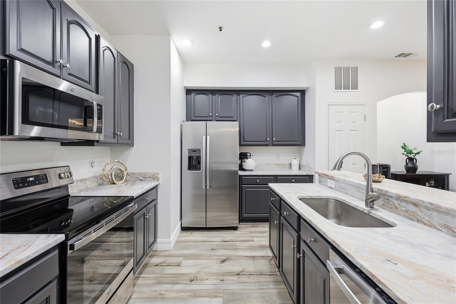 Image 6 of 51 For 14018 Evening Sky Pl