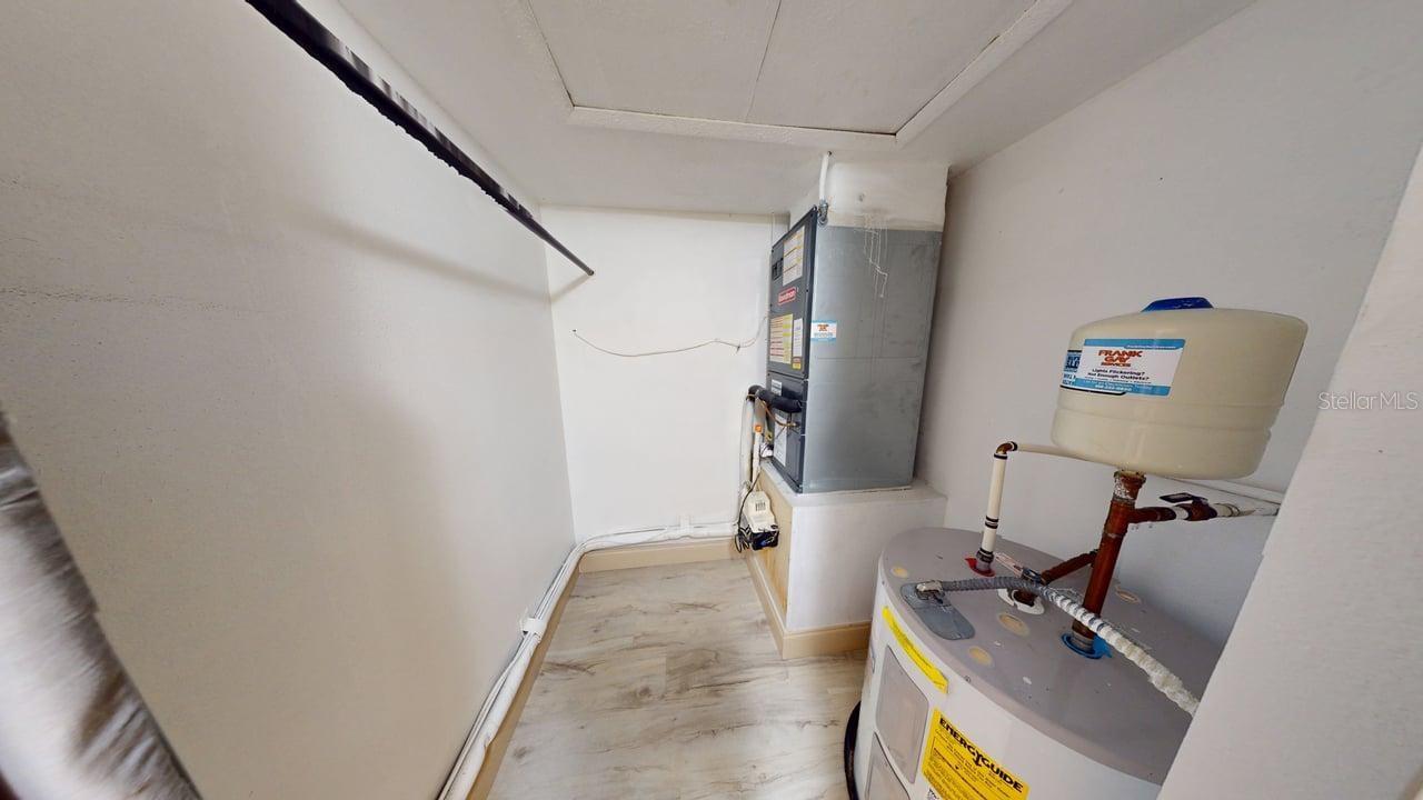 Image 13 of 22 For 25107 Northlake Drive 25107