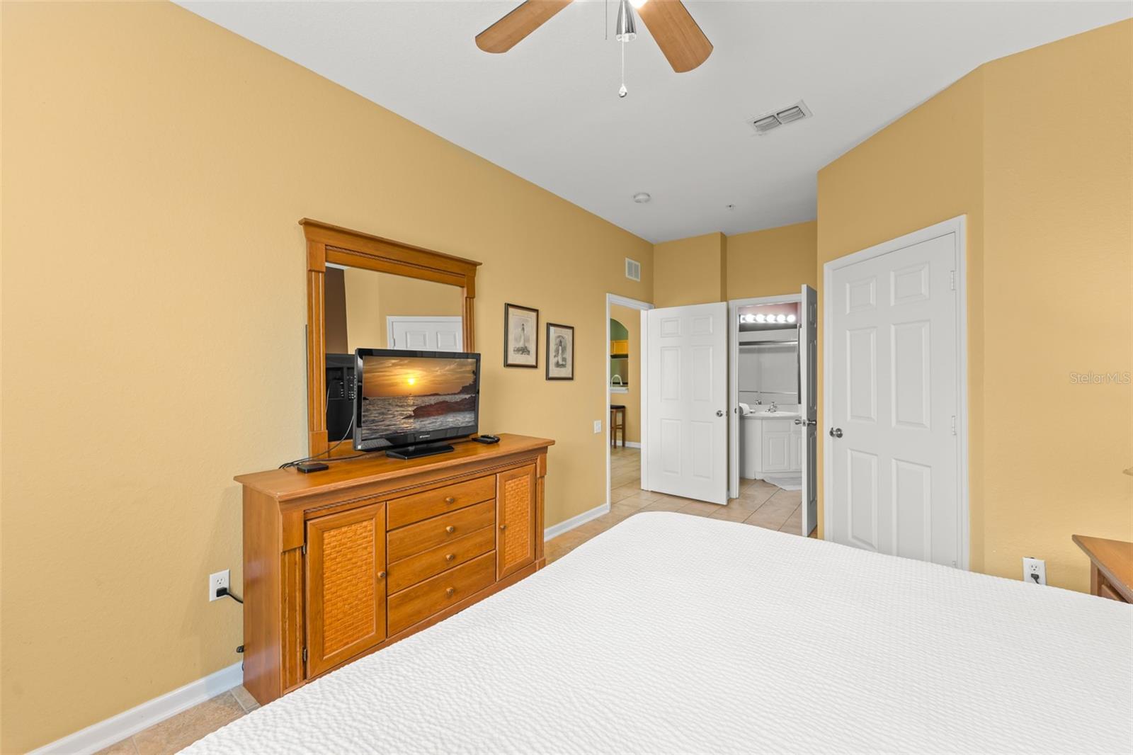 Image 17 of 40 For 7675 Comrow Street 405