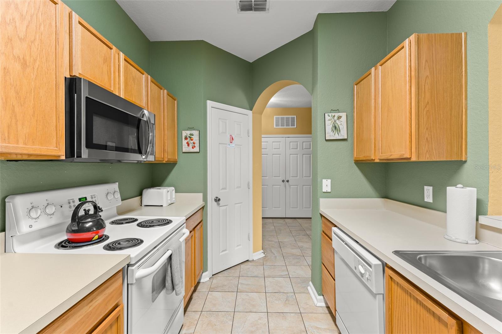 Image 7 of 40 For 7675 Comrow Street 405